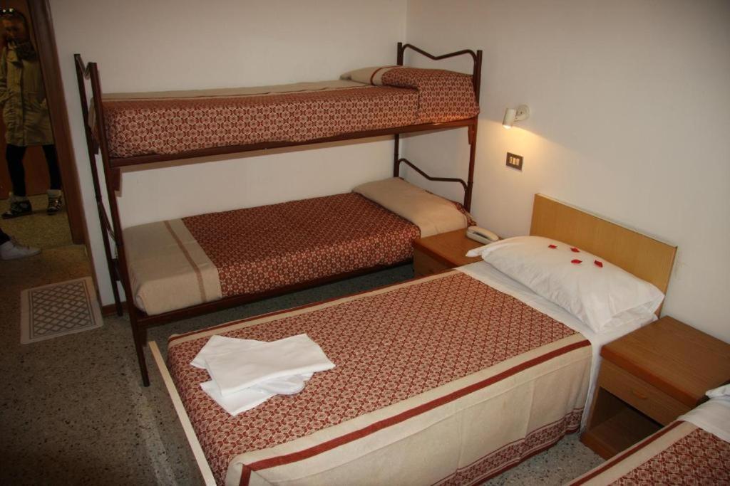 Hotel Orchidea Ρίμινι Εξωτερικό φωτογραφία